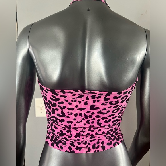 Ultra stretchy y2k hot pink and black leopard print cropped halter top. - Picture 4 of 4